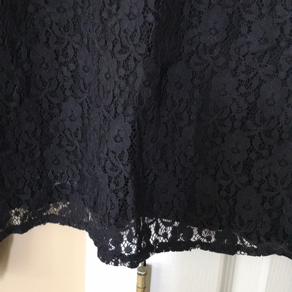 Very pretty soft top with crocheted pattern on too - Picture 6 of 8